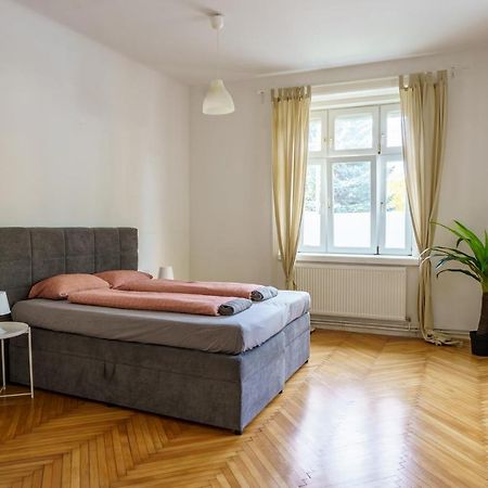 Central Living Apartments - Schoenbrunn Вена Экстерьер фото