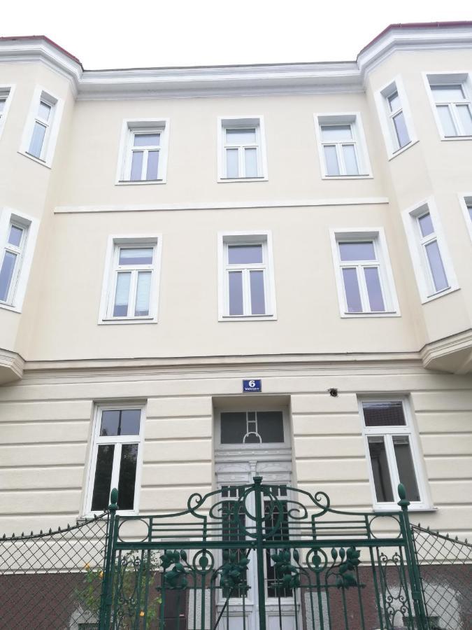 Central Living Apartments - Schoenbrunn Вена Экстерьер фото