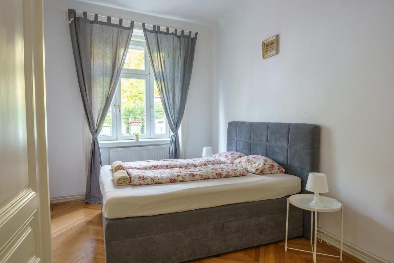 Central Living Apartments - Schoenbrunn Вена Экстерьер фото