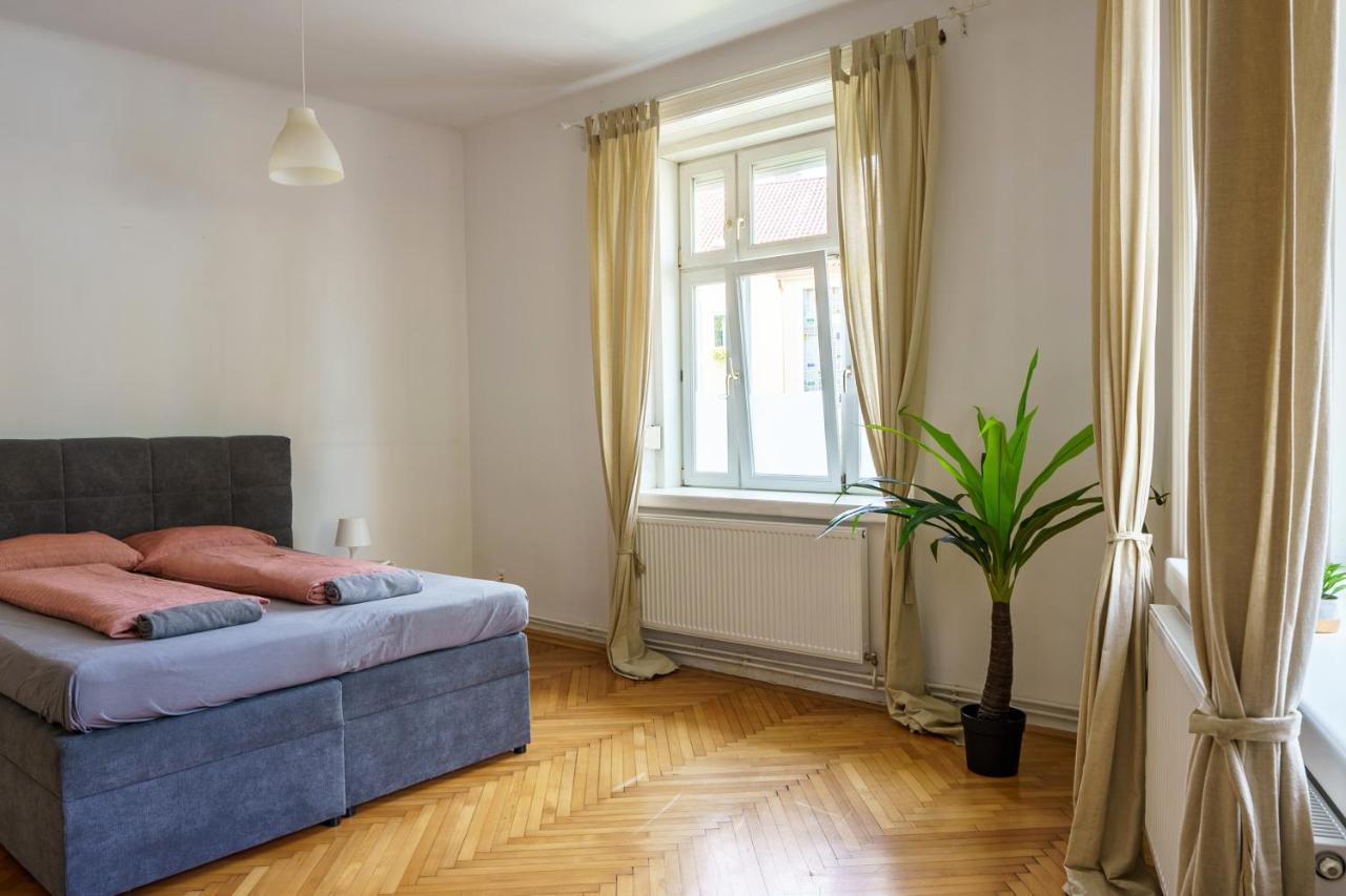 Central Living Apartments - Schoenbrunn Вена Экстерьер фото