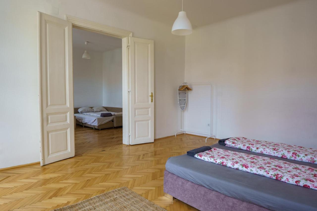 Central Living Apartments - Schoenbrunn Вена Экстерьер фото