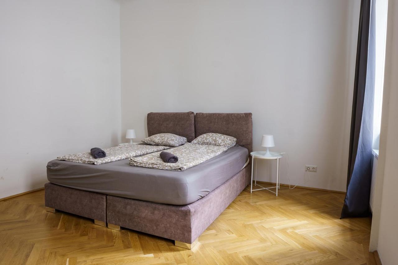 Central Living Apartments - Schoenbrunn Вена Экстерьер фото
